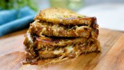 d693251c-french_onion_soup_cheese_toastie_l_still-2354362674.jpg