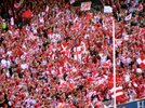 Sydney_swans_supporters_at_the_2006_afl_grand_final.jpg