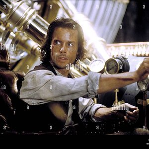 guy-pearce-the-time-machine-2002-2JDPPPC.jpg