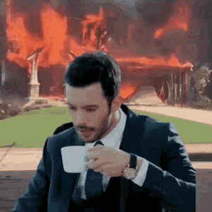 baris-arduç-ömer-iplikçi.gif