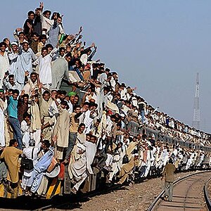 packed-train-pakistan.jpg