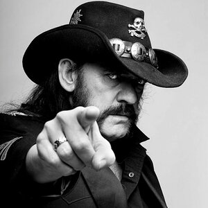 Lemmy-Kilmister-Photo-by-Robert-John-768x816.jpg