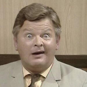 tv-legends-benny-hill.jpg